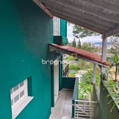 Casa com 224m², 6 quartos (sendo 2 suítes), 5 garagens, no bairro Agronômica em Florianópolis