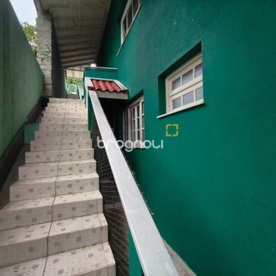 Casa com 224m², 6 quartos (sendo 2 suítes), 5 garagens, no bairro Agronômica em Florianópolis