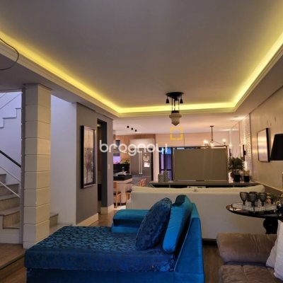Casa com 232m², 4 quartos (sendo 1 suíte), 4 garagens, no bairro Saco dos Limões em Florianópolis