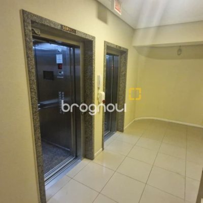 Apartamento com 79m², 3 quartos (sendo 1 suíte), 2 garagens, no bairro Córrego Grande em Florianópolis