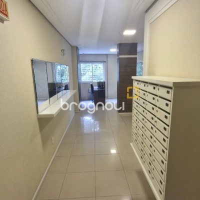 Apartamento com 79m², 3 quartos (sendo 1 suíte), 2 garagens, no bairro Córrego Grande em Florianópolis