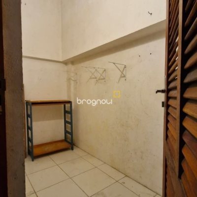Apartamento com 79m², 3 quartos (sendo 1 suíte), 2 garagens, no bairro Córrego Grande em Florianópolis