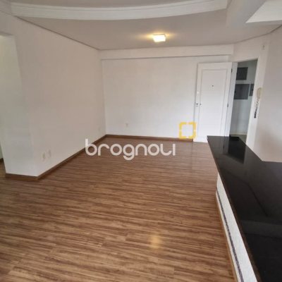 Apartamento com 79m², 3 quartos (sendo 1 suíte), 2 garagens, no bairro Córrego Grande em Florianópolis