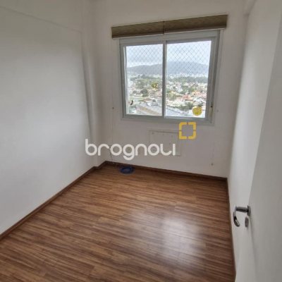 Apartamento com 79m², 3 quartos (sendo 1 suíte), 2 garagens, no bairro Córrego Grande em Florianópolis