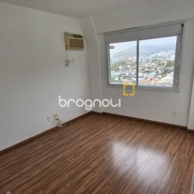 Apartamento com 79m², 3 quartos (sendo 1 suíte), 2 garagens, no bairro Córrego Grande em Florianópolis