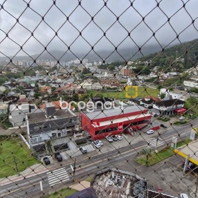 Apartamento com 79m², 3 quartos (sendo 1 suíte), 2 garagens, no bairro Córrego Grande em Florianópolis
