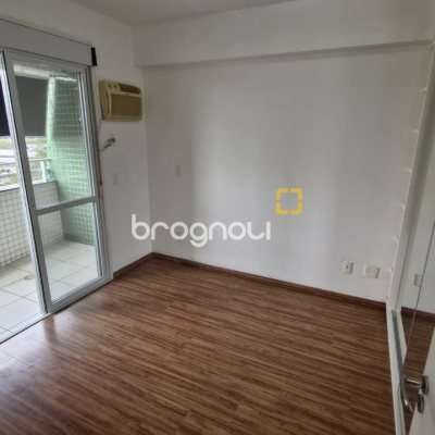 Apartamento com 79m², 3 quartos (sendo 1 suíte), 2 garagens, no bairro Córrego Grande em Florianópolis