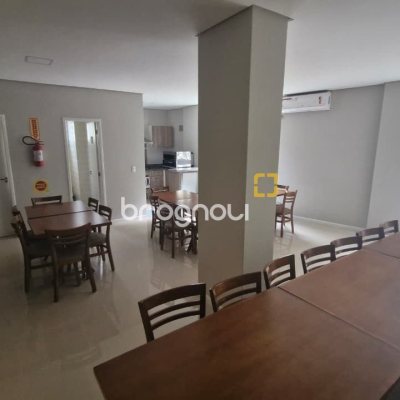 Apartamento com 79m², 3 quartos (sendo 1 suíte), 2 garagens, no bairro Córrego Grande em Florianópolis