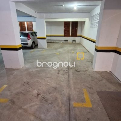 Apartamento com 79m², 3 quartos (sendo 1 suíte), 2 garagens, no bairro Córrego Grande em Florianópolis