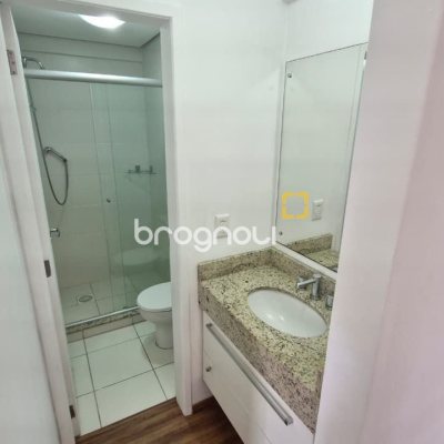 Apartamento com 79m², 3 quartos (sendo 1 suíte), 2 garagens, no bairro Córrego Grande em Florianópolis