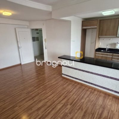 Apartamento com 79m², 3 quartos (sendo 1 suíte), 2 garagens, no bairro Córrego Grande em Florianópolis