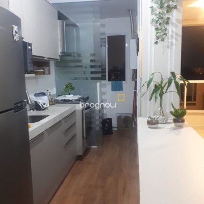Apartamento com 81m², 2 quartos (sendo 1 suíte), 2 garagens, no bairro Ingleses do Rio Vermelho em Florianópolis