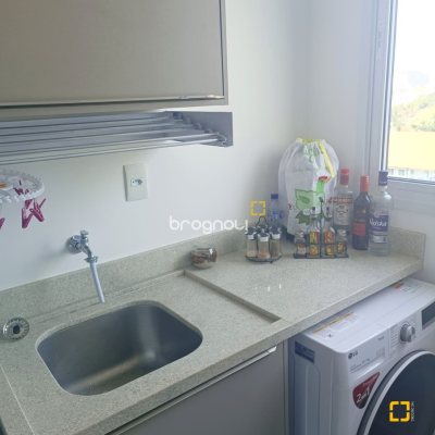 Apartamento com 81m², 2 quartos (sendo 1 suíte), 2 garagens, no bairro Ingleses do Rio Vermelho em Florianópolis