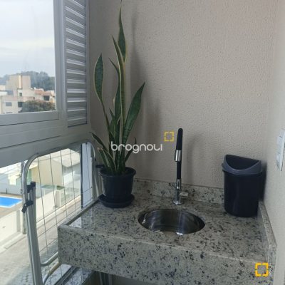 Apartamento com 81m², 2 quartos (sendo 1 suíte), 2 garagens, no bairro Ingleses do Rio Vermelho em Florianópolis