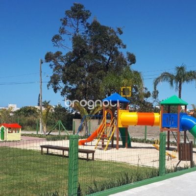 Apartamento com 81m², 2 quartos (sendo 1 suíte), 2 garagens, no bairro Ingleses do Rio Vermelho em Florianópolis