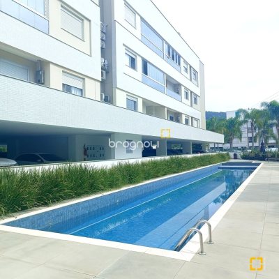 Apartamento com 81m², 2 quartos (sendo 1 suíte), 2 garagens, no bairro Ingleses do Rio Vermelho em Florianópolis