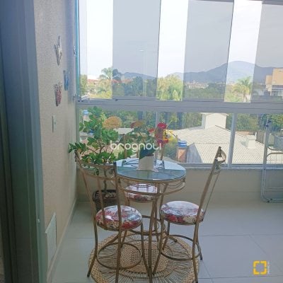 Apartamento com 81m², 2 quartos (sendo 1 suíte), 2 garagens, no bairro Ingleses do Rio Vermelho em Florianópolis