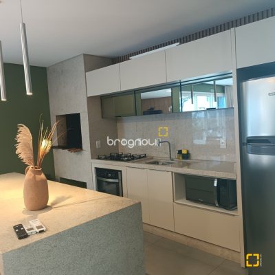 Apartamento com 81m², 2 quartos (sendo 1 suíte), 2 garagens, no bairro Ingleses do Rio Vermelho em Florianópolis