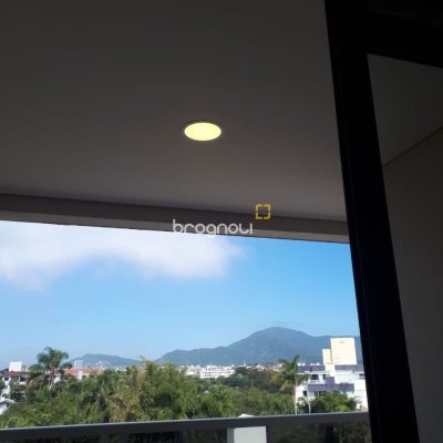 Apartamento com 81m², 2 quartos (sendo 1 suíte), 2 garagens, no bairro Ingleses do Rio Vermelho em Florianópolis