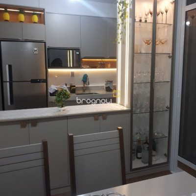Apartamento com 81m², 2 quartos (sendo 1 suíte), 2 garagens, no bairro Ingleses do Rio Vermelho em Florianópolis
