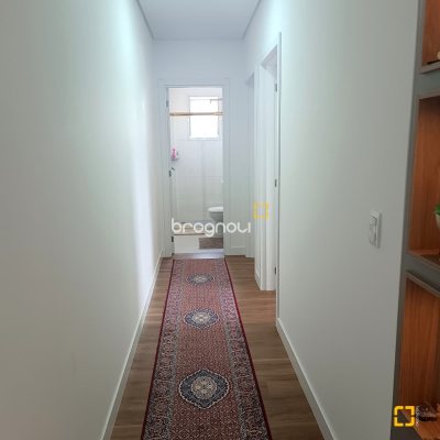 Apartamento com 81m², 2 quartos (sendo 1 suíte), 2 garagens, no bairro Ingleses do Rio Vermelho em Florianópolis