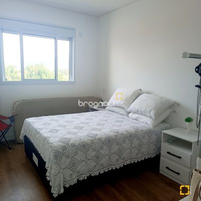 Apartamento com 81m², 2 quartos (sendo 1 suíte), 2 garagens, no bairro Ingleses do Rio Vermelho em Florianópolis