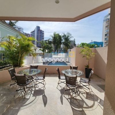 Apartamento com 65m², 2 quartos, 1 garagem, no bairro Centro em Florianópolis