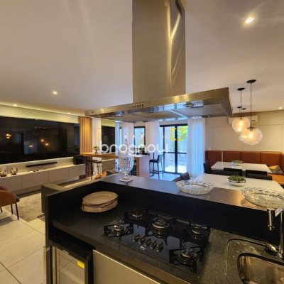 Apartamento com 65m², 2 quartos, 1 garagem, no bairro Centro em Florianópolis