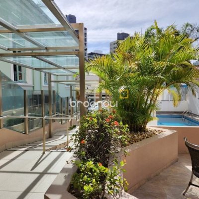 Apartamento com 65m², 2 quartos, 1 garagem, no bairro Centro em Florianópolis