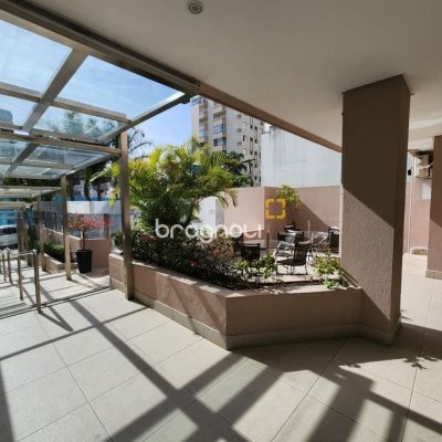 Apartamento com 65m², 2 quartos, 1 garagem, no bairro Centro em Florianópolis