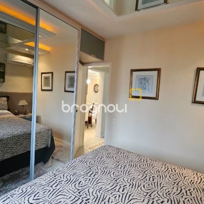 Apartamento com 65m², 2 quartos, 1 garagem, no bairro Centro em Florianópolis