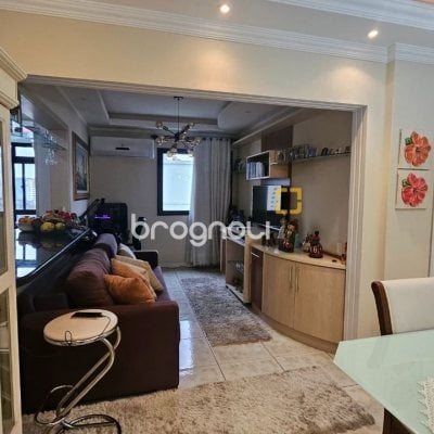 Apartamento com 65m², 2 quartos, 1 garagem, no bairro Centro em Florianópolis