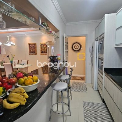 Apartamento com 65m², 2 quartos, 1 garagem, no bairro Centro em Florianópolis