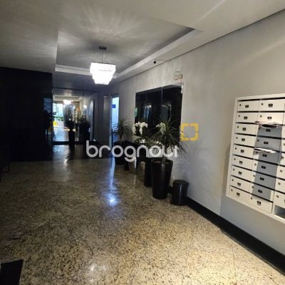 Apartamento com 65m², 2 quartos, 1 garagem, no bairro Centro em Florianópolis