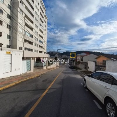 Apartamento com 69m², 2 quartos (sendo 1 suíte), 1 garagem, no bairro Bela Vista em São José