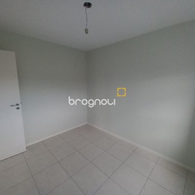 Apartamento com 69m², 2 quartos (sendo 1 suíte), 1 garagem, no bairro Bela Vista em São José