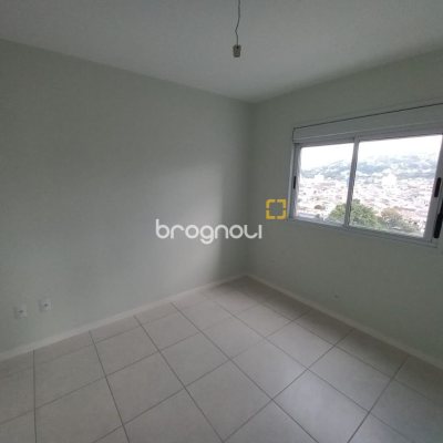 Apartamento com 69m², 2 quartos (sendo 1 suíte), 1 garagem, no bairro Bela Vista em São José