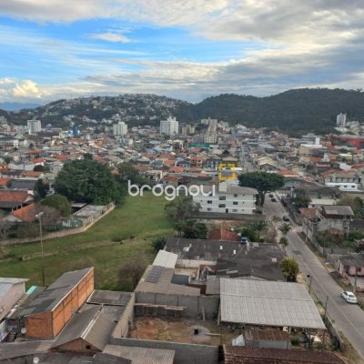 Apartamento com 69m², 2 quartos (sendo 1 suíte), 1 garagem, no bairro Bela Vista em São José