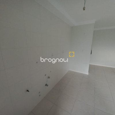 Apartamento com 69m², 2 quartos (sendo 1 suíte), 1 garagem, no bairro Bela Vista em São José