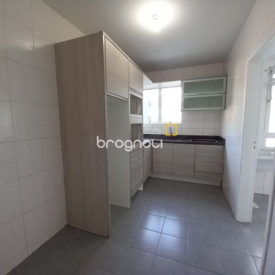Apartamento com 80m², 2 quartos, 1 garagem, no bairro Centro em Florianópolis