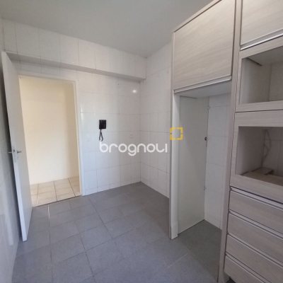 Apartamento com 80m², 2 quartos, 1 garagem, no bairro Centro em Florianópolis