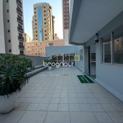 Apartamento com 80m², 2 quartos, 1 garagem, no bairro Centro em Florianópolis
