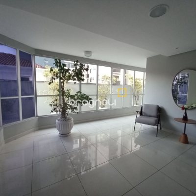 Apartamento com 80m², 2 quartos, 1 garagem, no bairro Centro em Florianópolis