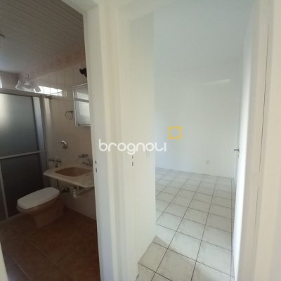 Apartamento com 80m², 2 quartos, 1 garagem, no bairro Centro em Florianópolis