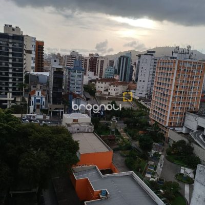 Sala com 26m², no bairro Centro em Florianópolis