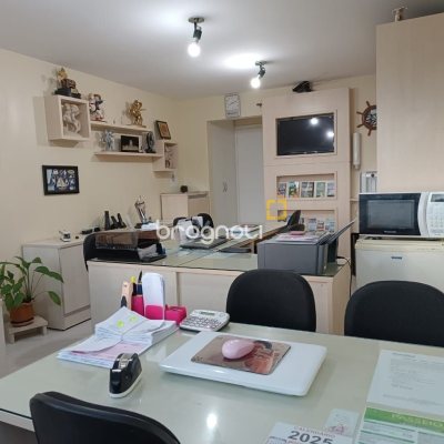 Sala com 26m², no bairro Centro em Florianópolis