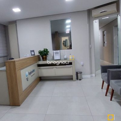 Sala com 212m², no bairro Centro em Florianópolis