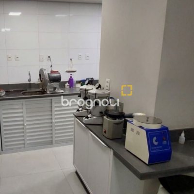 Sala com 212m², no bairro Centro em Florianópolis