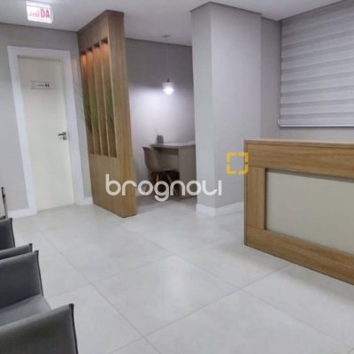 Sala com 212m², no bairro Centro em Florianópolis