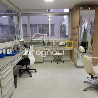 Sala com 212m², no bairro Centro em Florianópolis